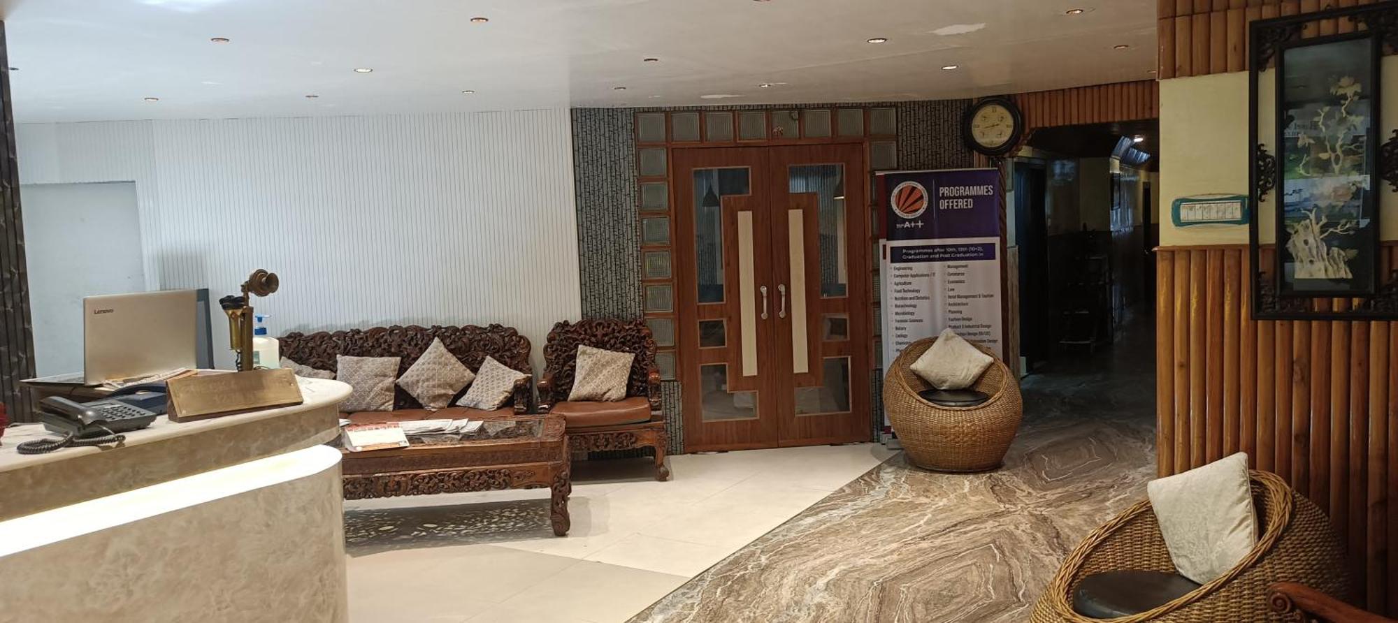 Hotel Assembly Shillong Ngoại thất bức ảnh